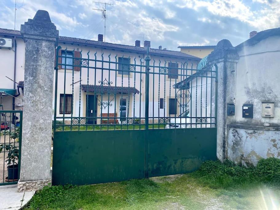 Апартаменти Zona Fiera A 10 Minuti Dal Centro Con Parcheggio Верона Екстер'єр фото